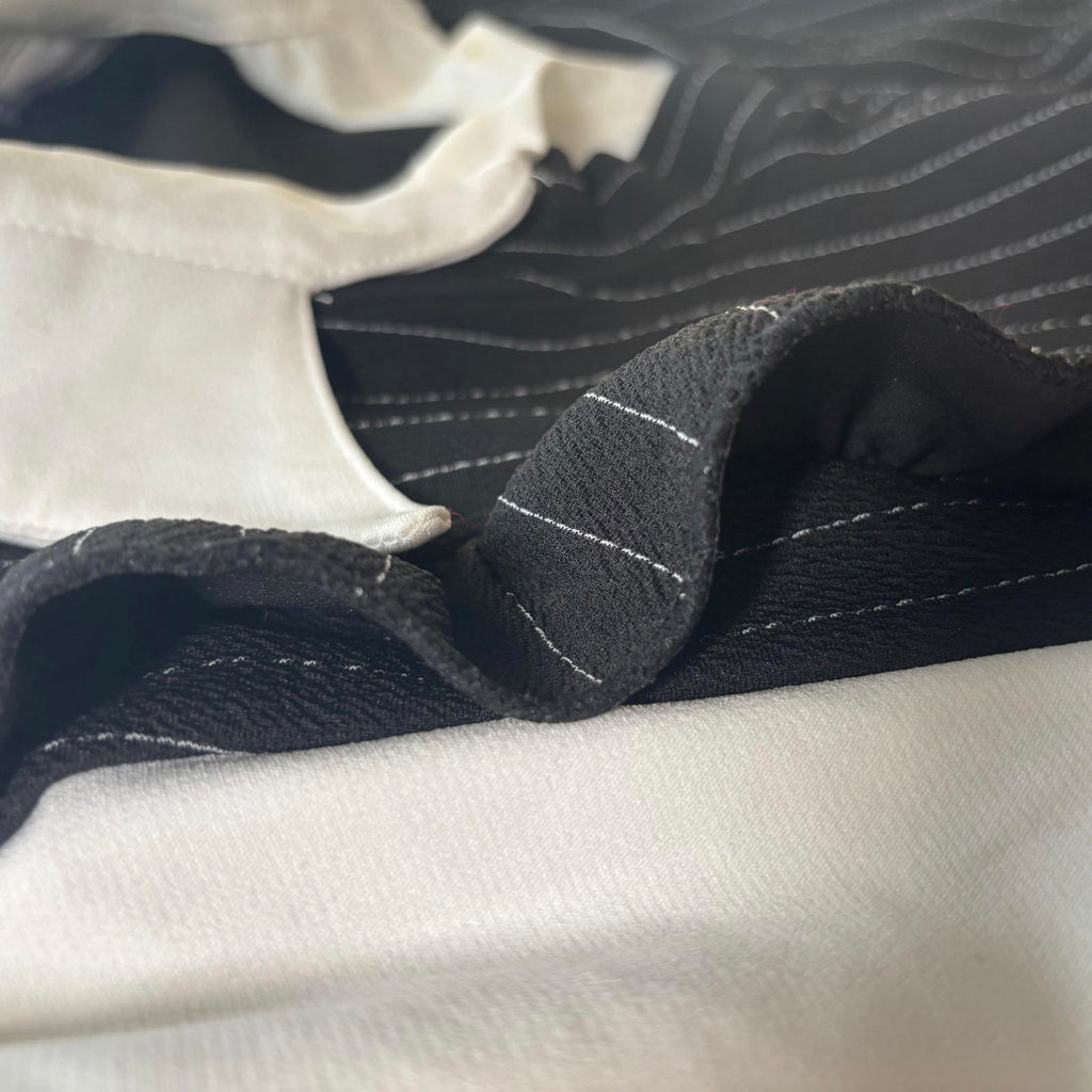 Elegant Black Pinstripe Long Sleeve Dress with White Collar and Belt - Size 40 - Come Sell Nearly Anything