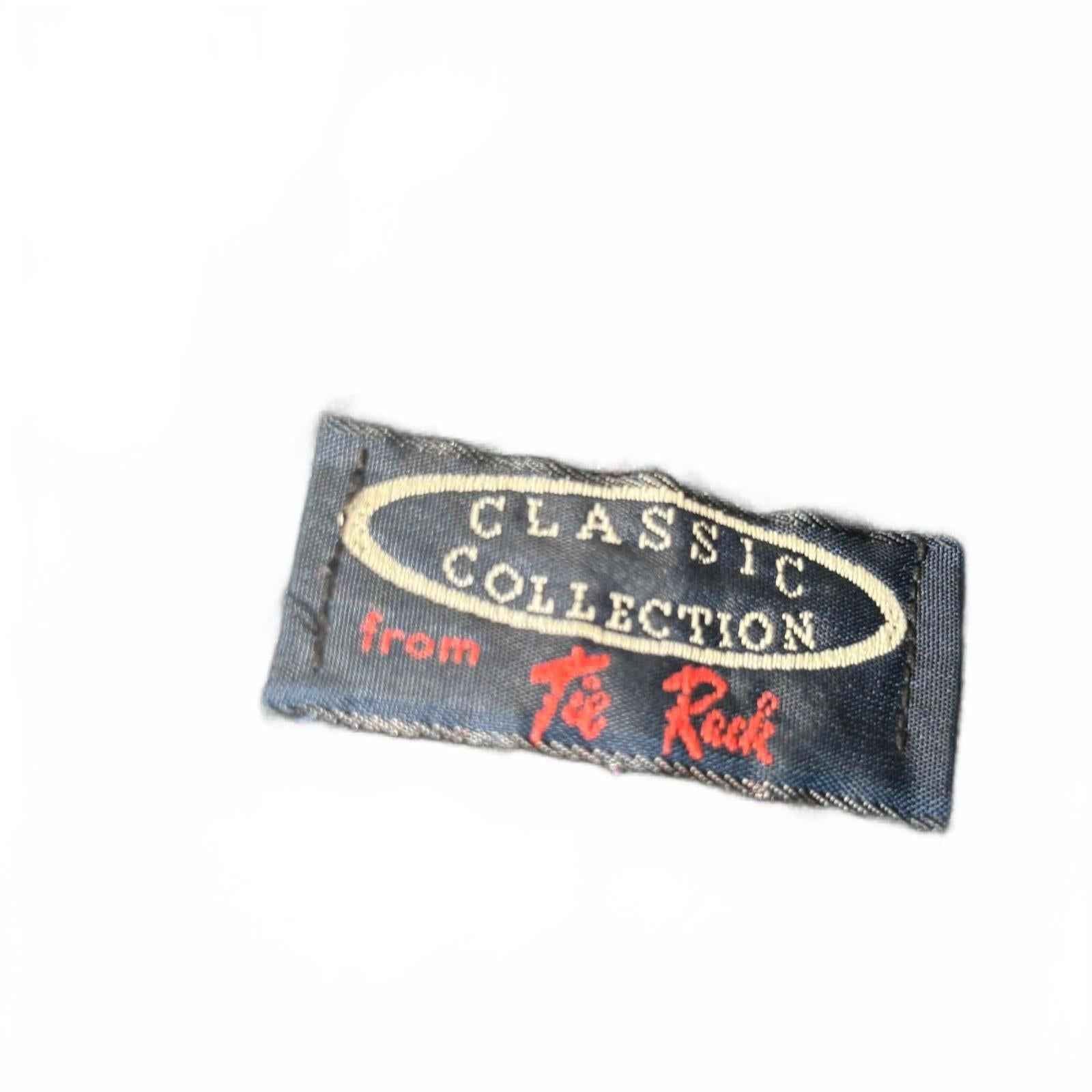 Classic Collection Tie Rack Men's Tie with Subtle Paisley Pattern