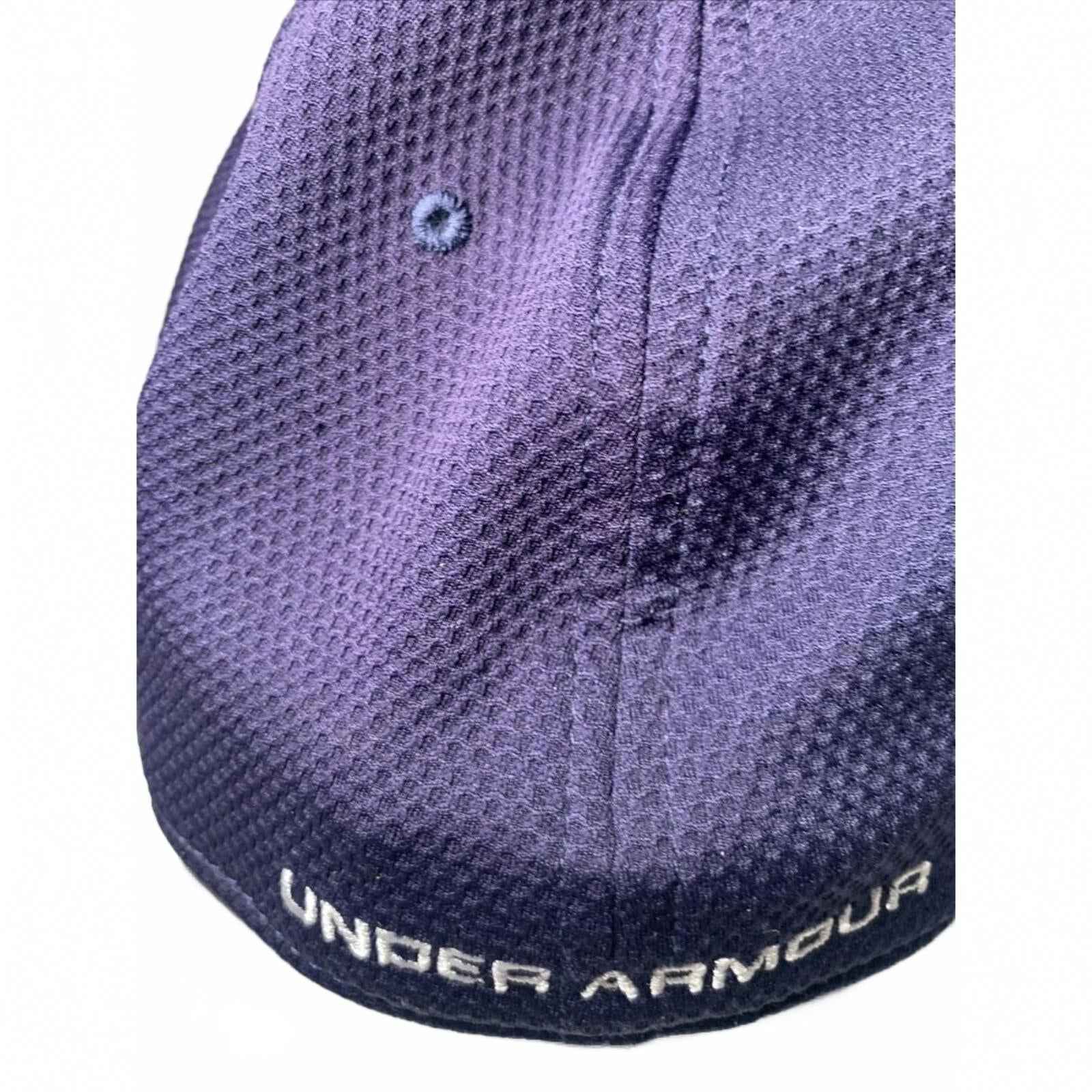 Under Armour Blue White Ball Cap Hat Fitted M/L Baseball.